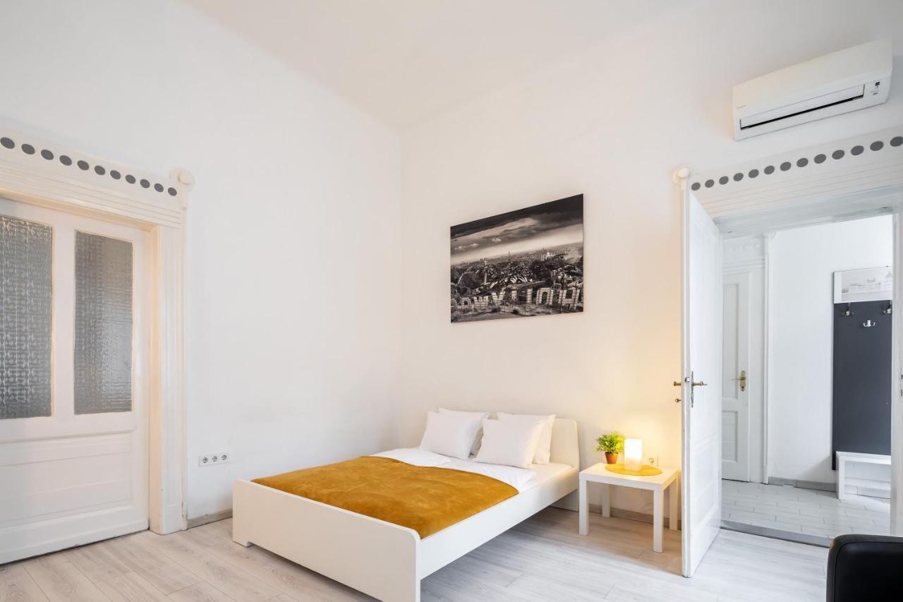 New, High Quality Apartment In The City Center Budapest Exterior photo